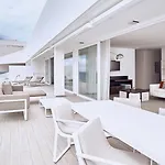 Готель Domes Baobab Suites