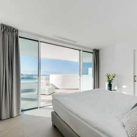 Готель Domes Baobab Suites 5*