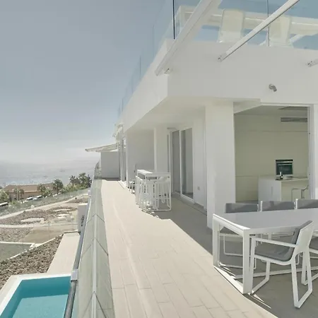 宝吧套房酒店 5*