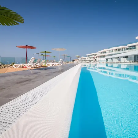 宝吧套房酒店 阿德耶