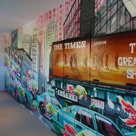 宝吧套房酒店 阿德耶