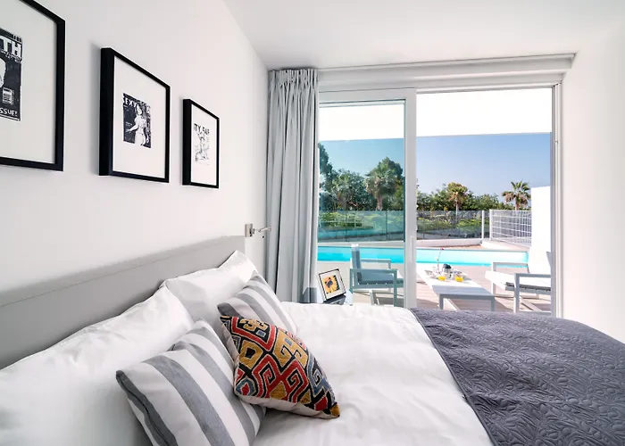 宝吧套房酒店 酒店