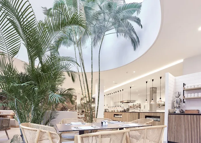 宝吧套房酒店 5*